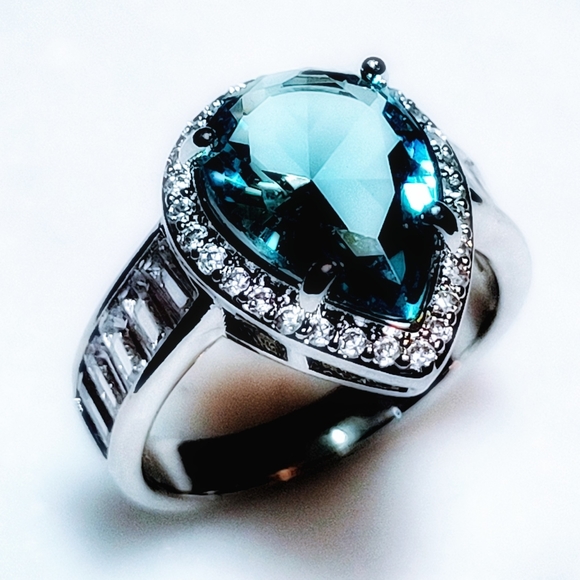 Jewelry - Stunning Sapphire Blue Pear Cut Teardrop 925 Silver Ring